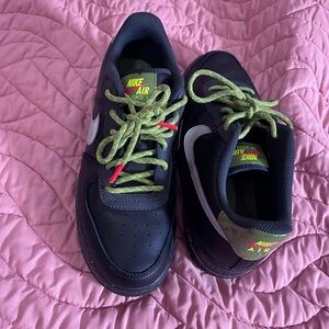 Nike Men’s Black Sneakers with Neon Green Accents